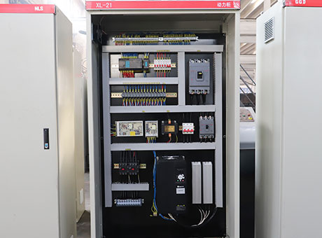 3000噸(dūn)液壓機細節6.jpg