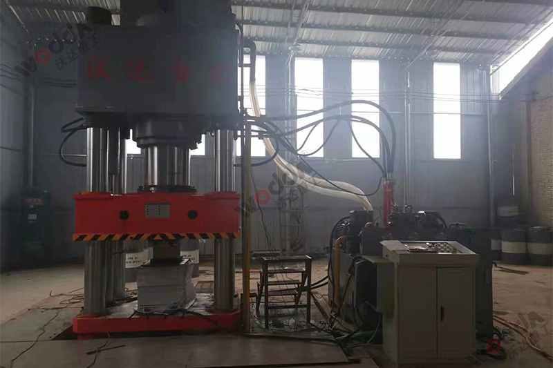 匣缽(bō)成型液壓機800噸(dūn)四柱(zhù)液壓機廠(chǎng)家