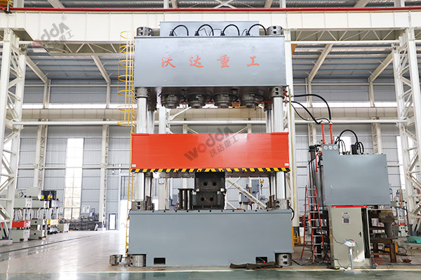2500噸複(fú)合材(cái)料成(chéng)型(xíng)液壓機(jī)_大型四柱液壓機(jī)廠家
