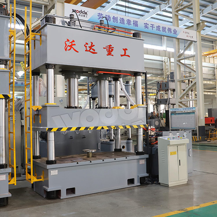 315噸複合材(cái)料(liào)成型液(yè)壓機