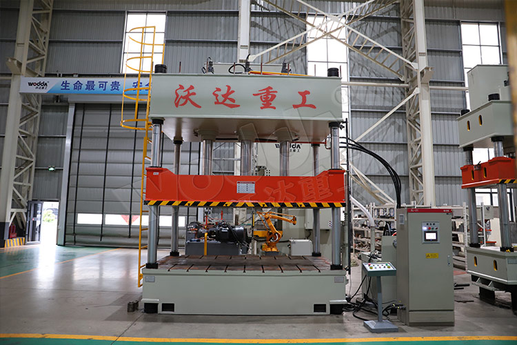 315噸汽車内飾件(jiàn)液(yè)壓機