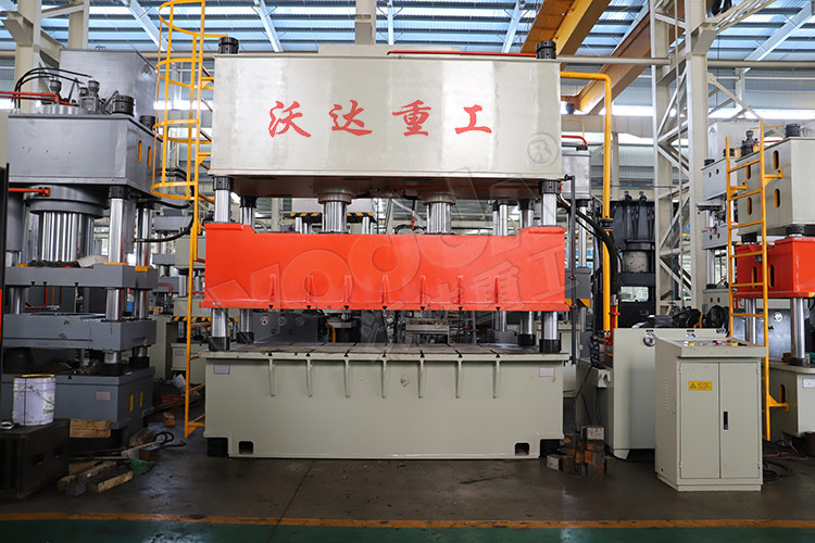 315噸汽(qì)車内(nèi)飾(shì)件液壓(yā)機台面3000*1800mm