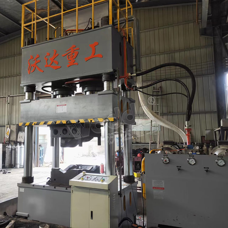 800噸四柱(zhù)液壓機（闆(pǎn)材壓(yā)型）