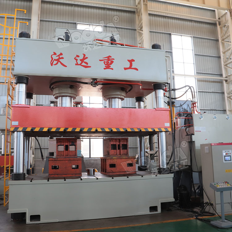 1000噸四柱(zhù)液壓機