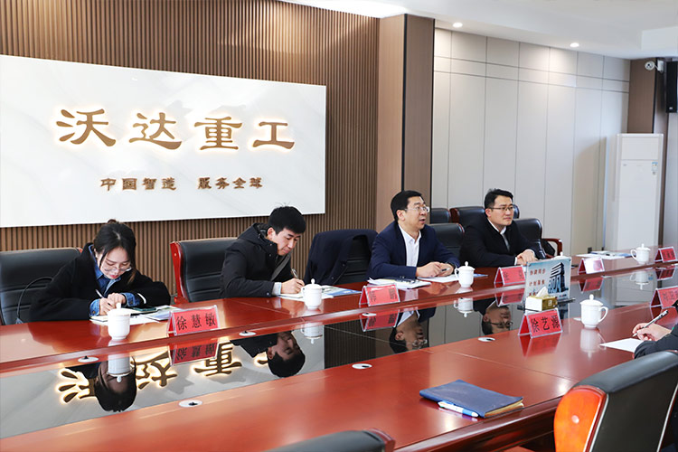 徐州(zhōu)市委(wěi)常委、經開區黨工委(wěi)書(shū)記張克(kè)一行莅(lì)臨山(shān)東(dōng)沃達重工調研(yán)考察